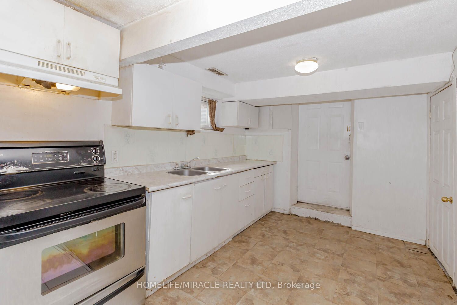 3410 Chipley Cres