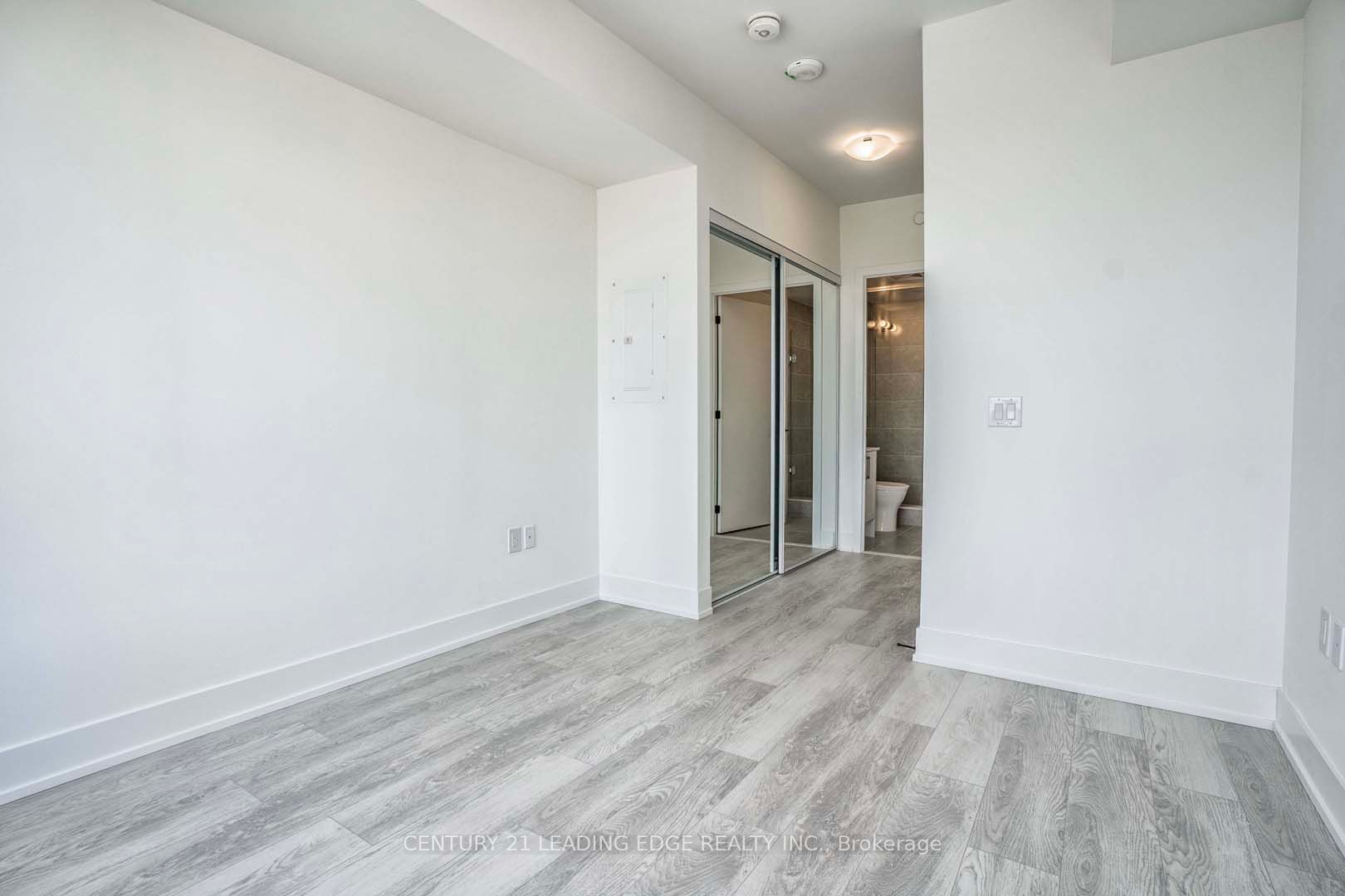 2450 Old Bronte Road, #708