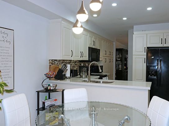 57 Tideland Dr