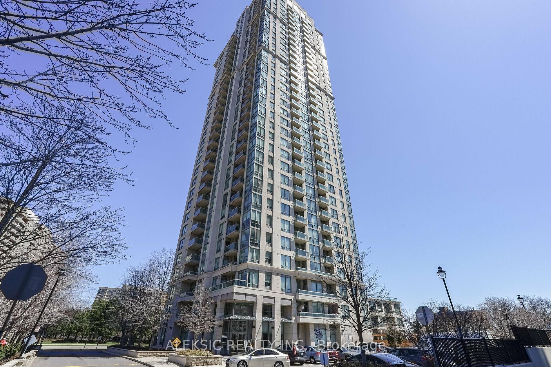 3504 Hurontario St, #202