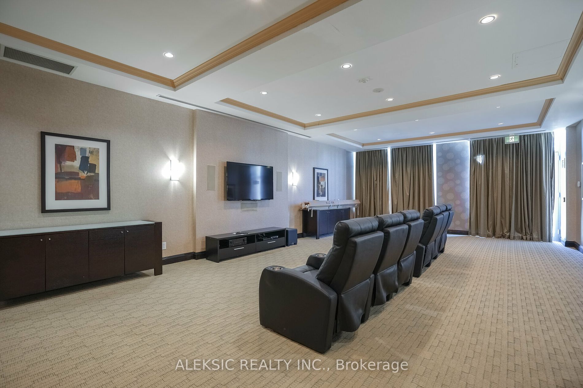 3504 Hurontario St, #202