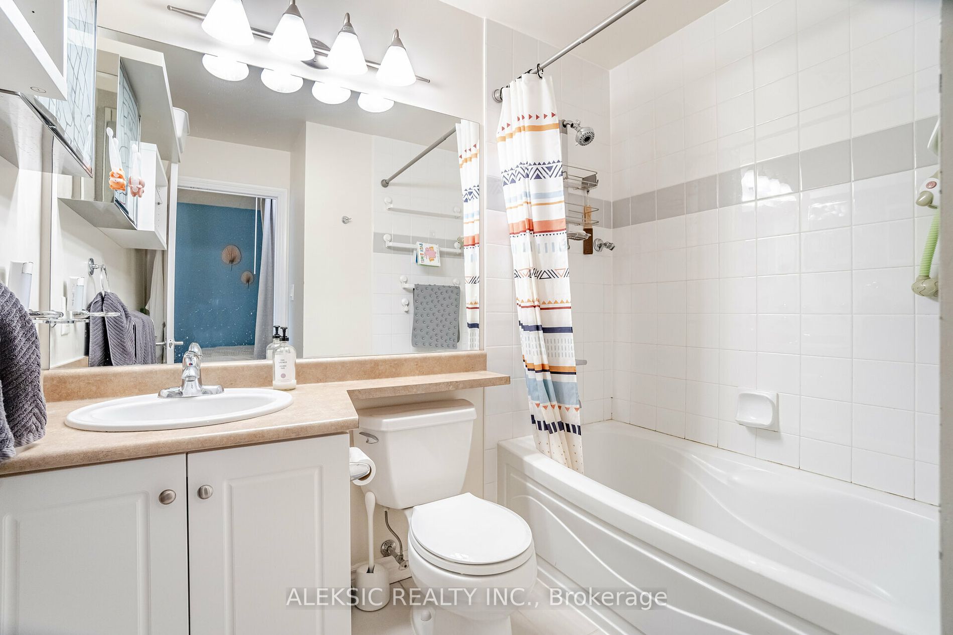 3504 Hurontario St, #202