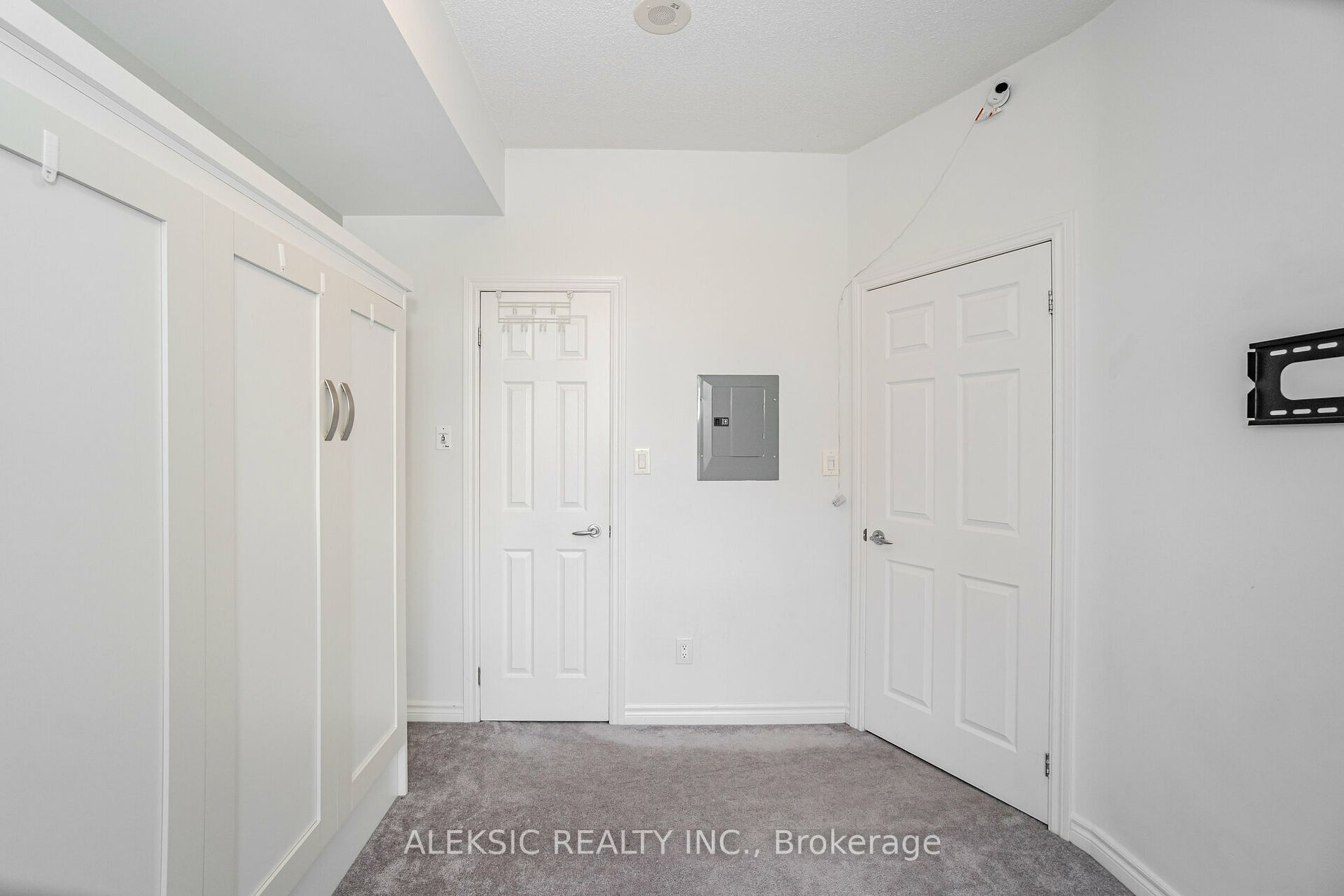 3504 Hurontario St, #202