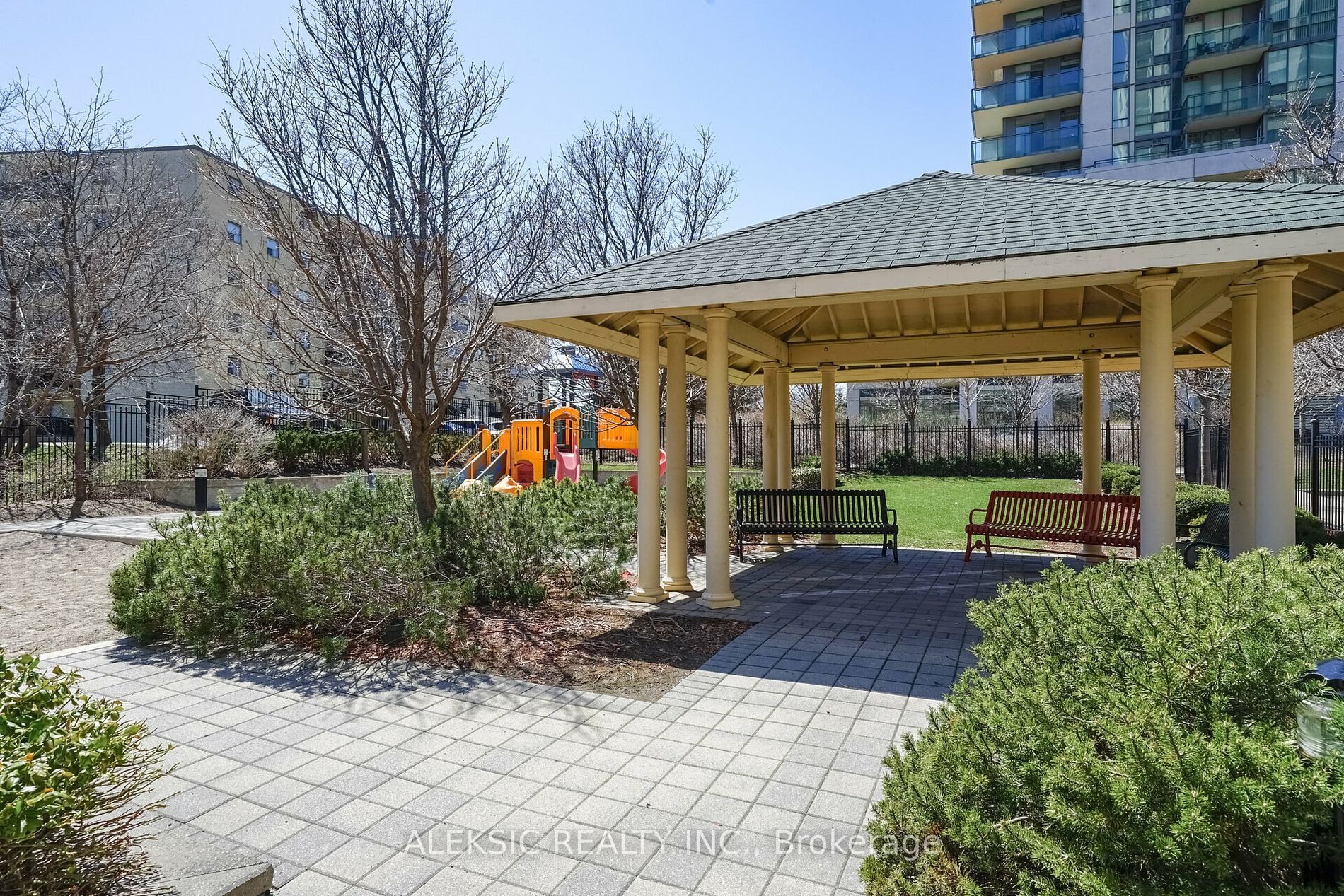 3504 Hurontario St, #202