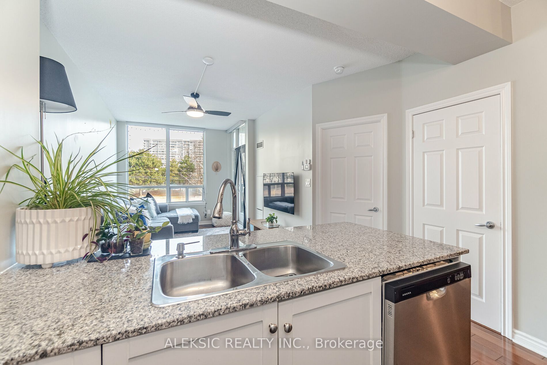 3504 Hurontario St, #202