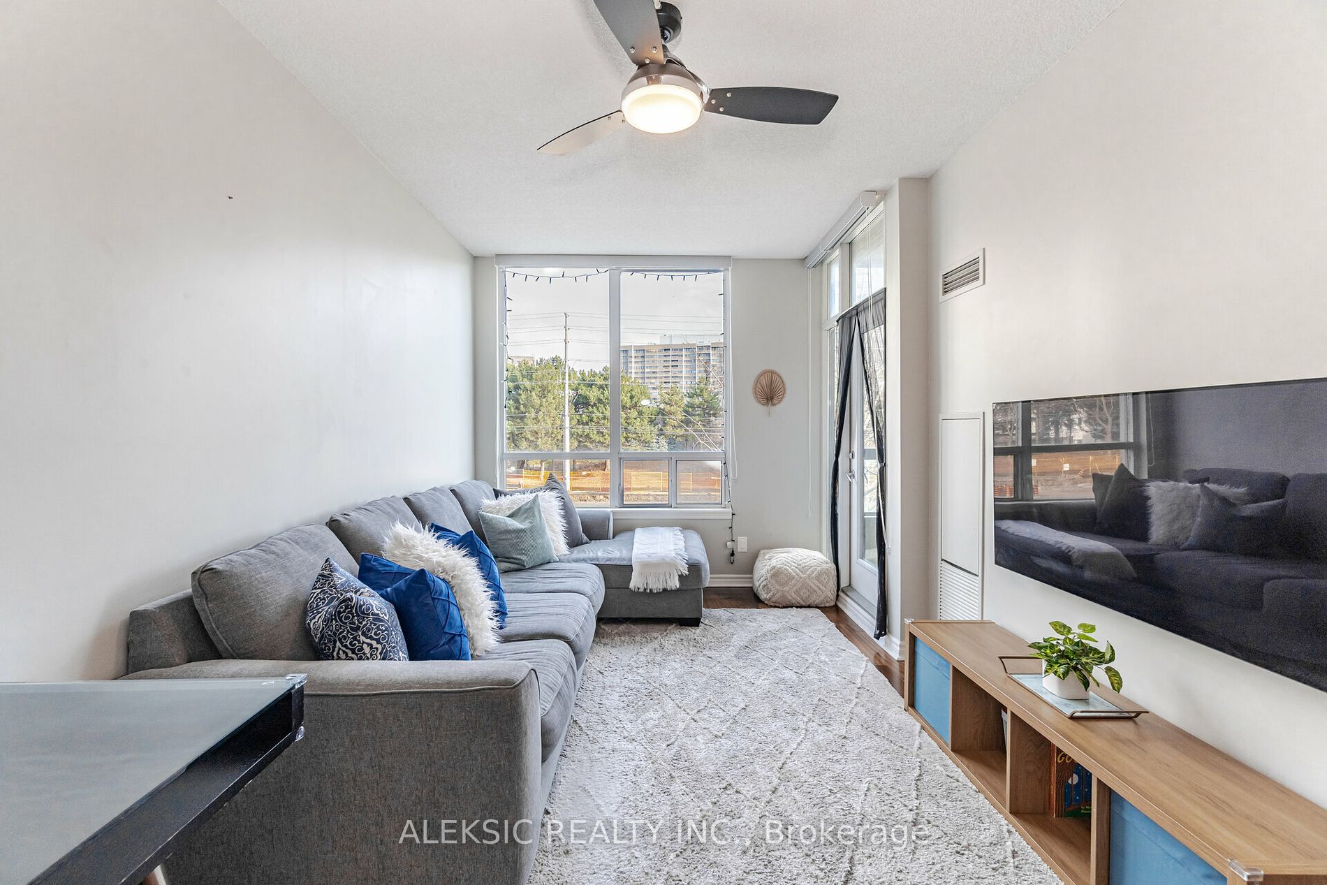 3504 Hurontario St, #202