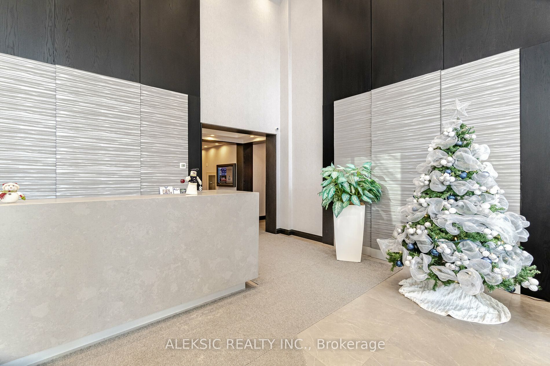 3504 Hurontario St, #202