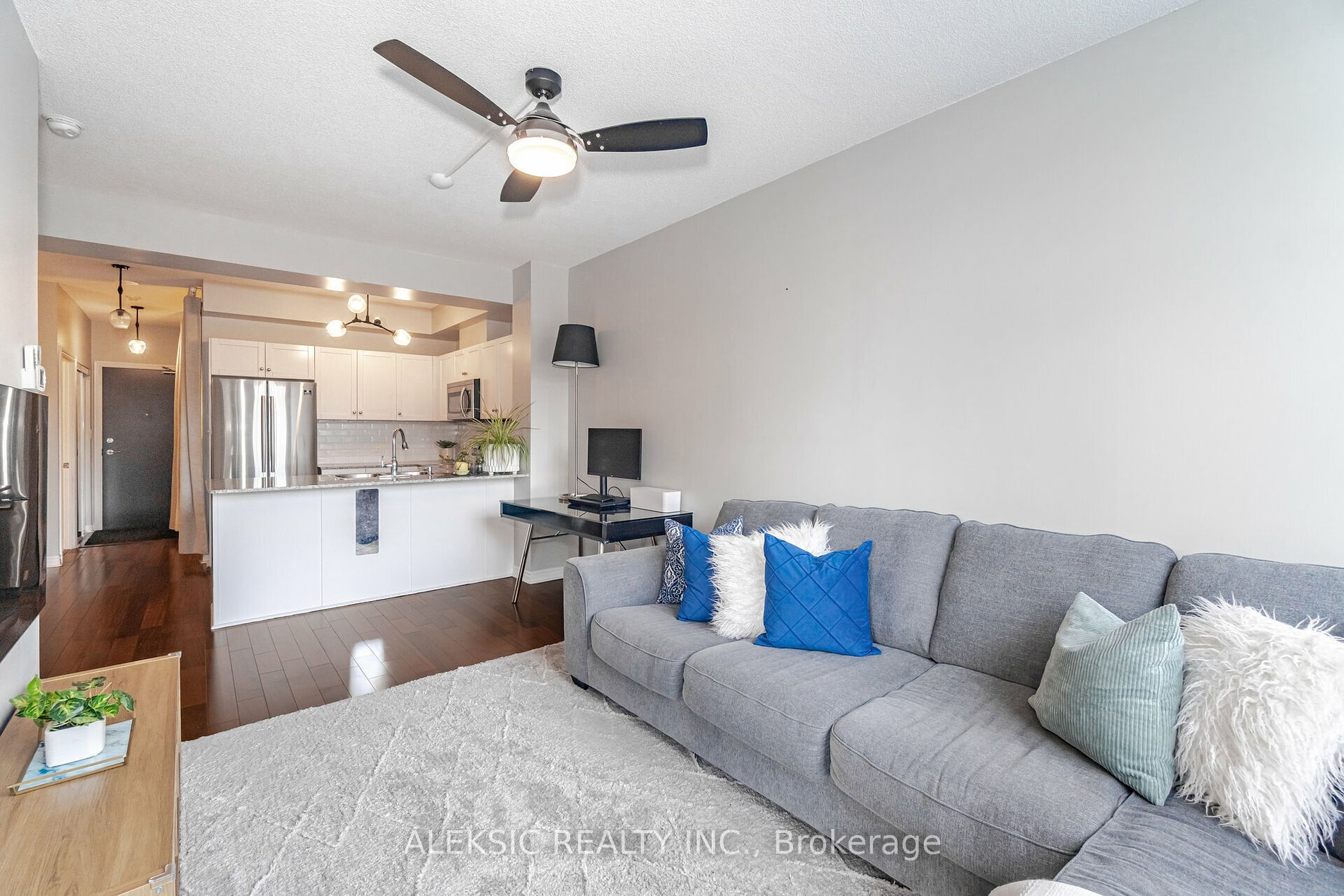 3504 Hurontario St, #202