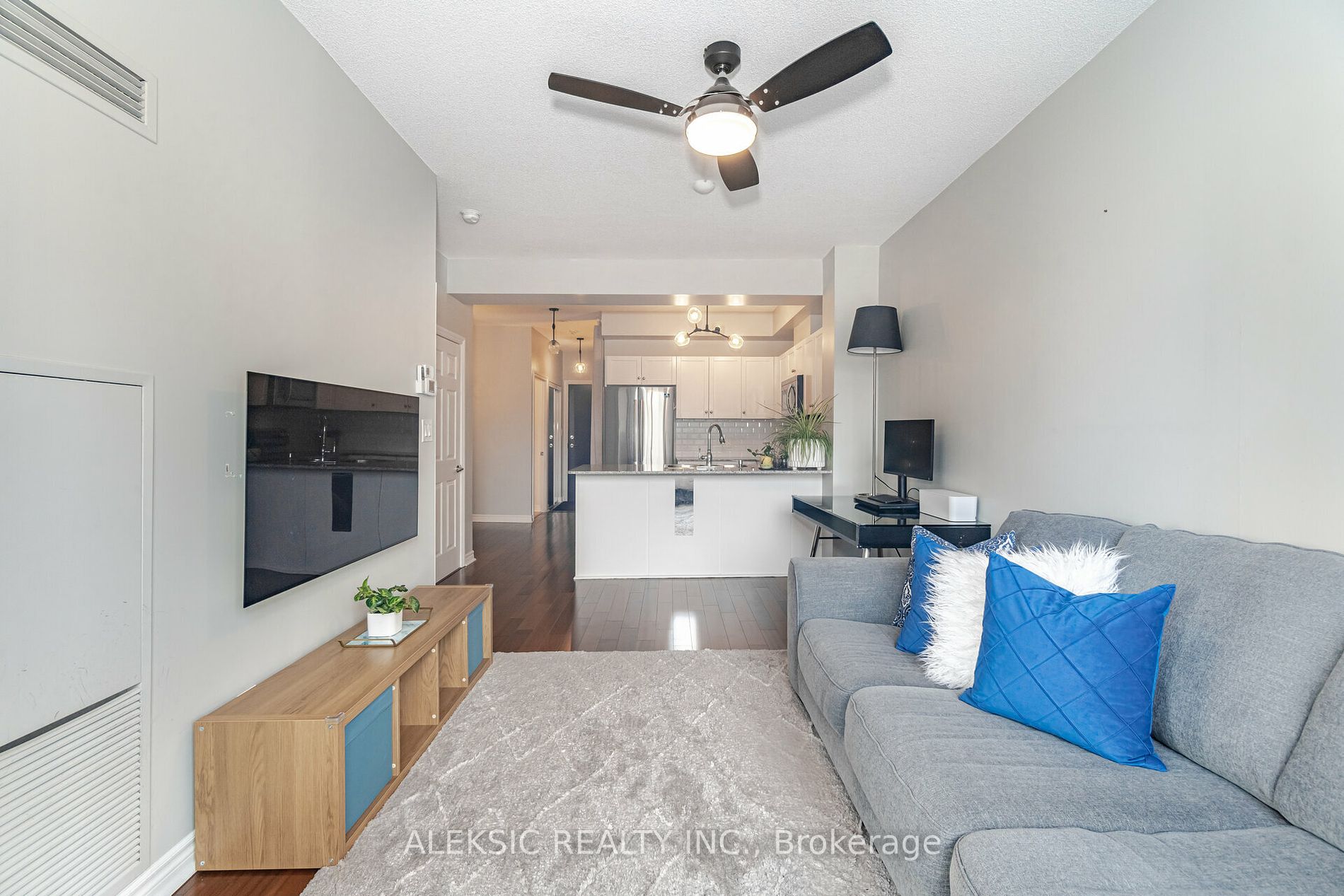 3504 Hurontario St, #202