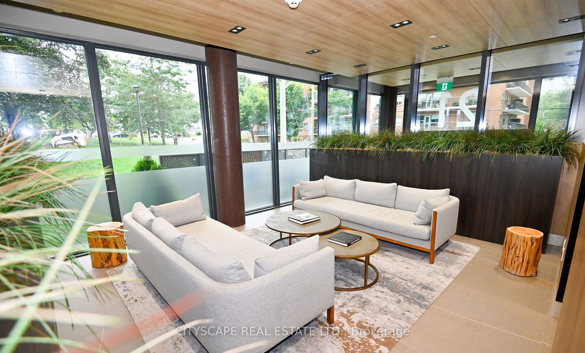 21 park Street E #601