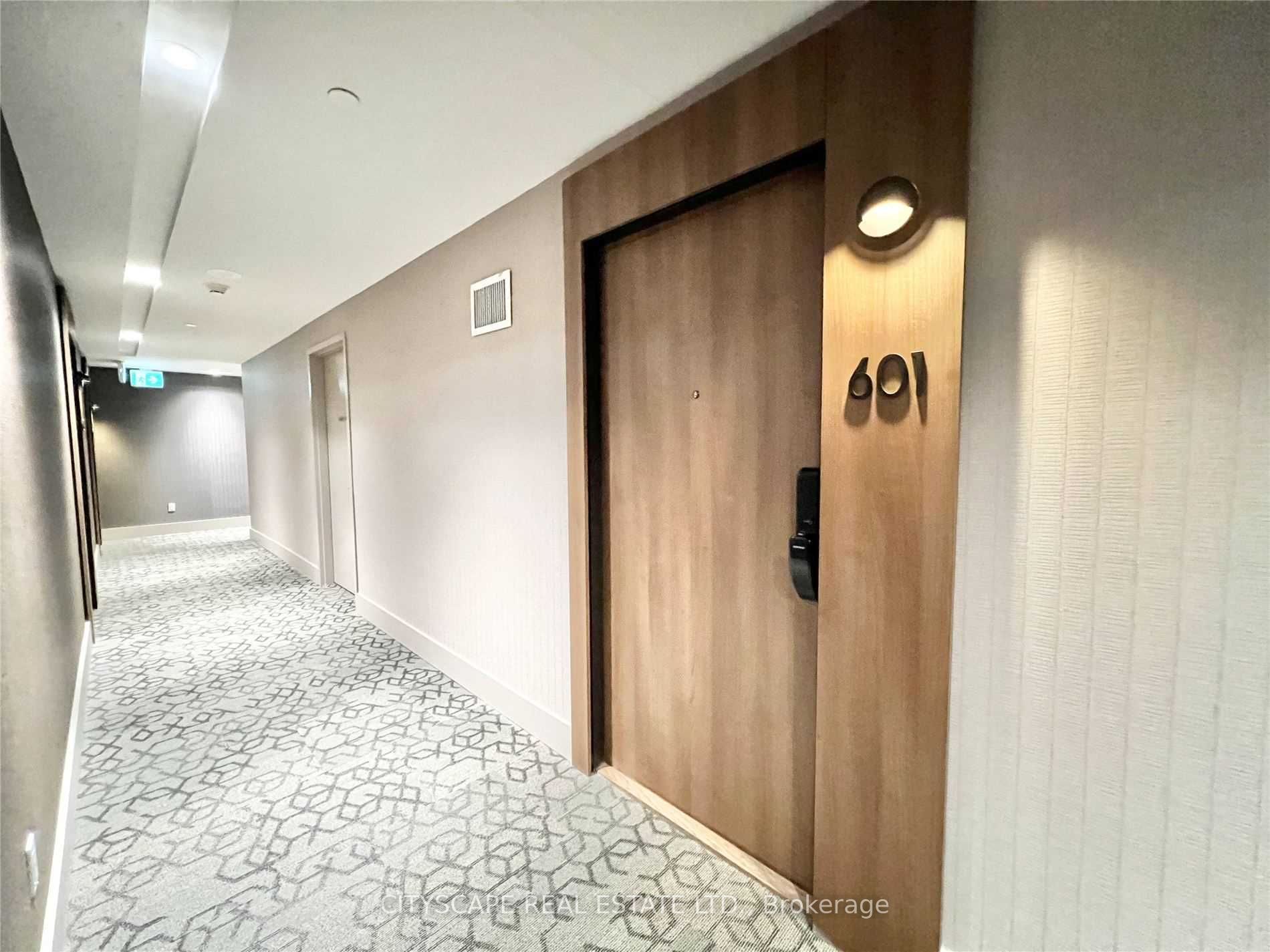 21 park Street E #601