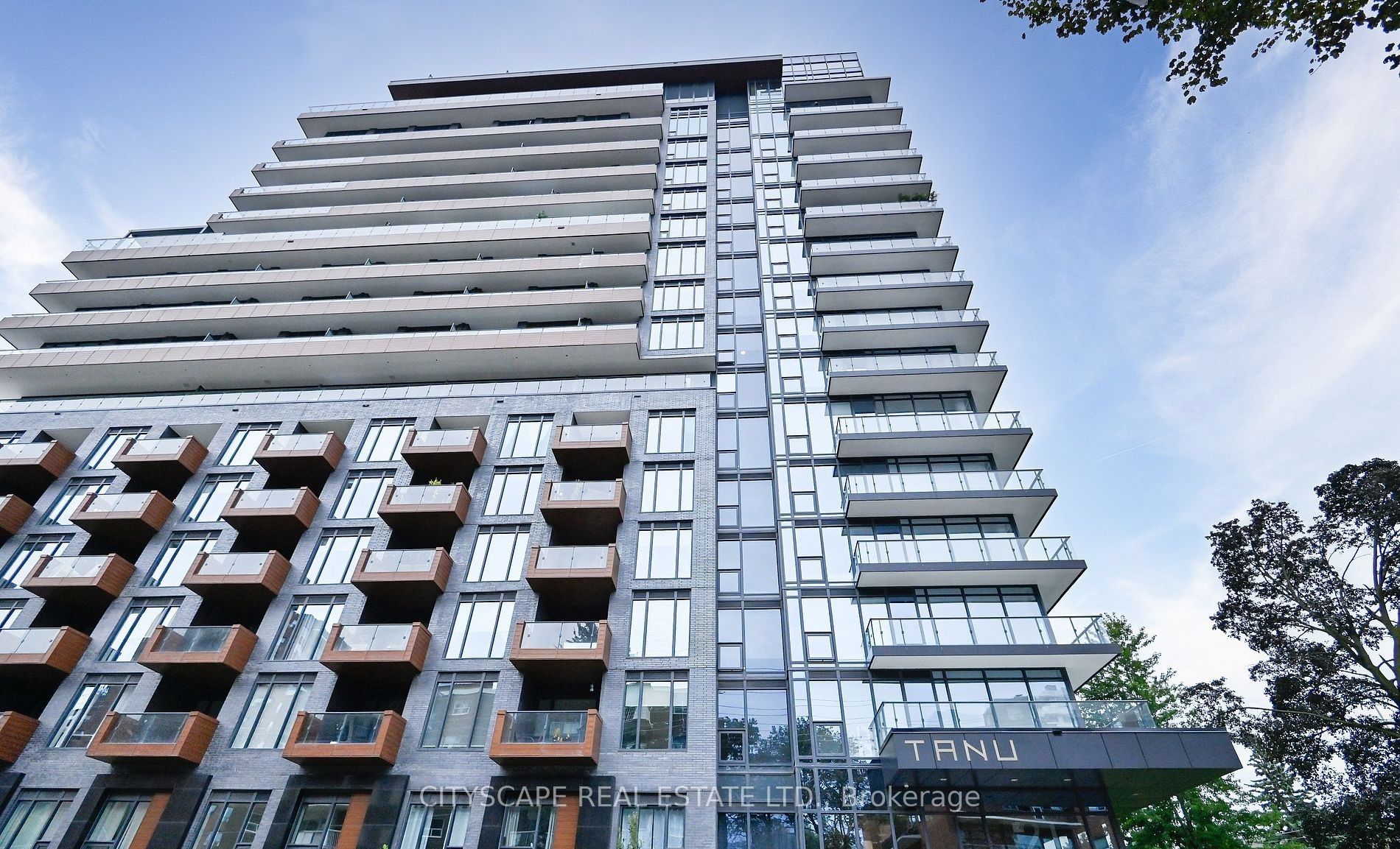 21 park Street E #601