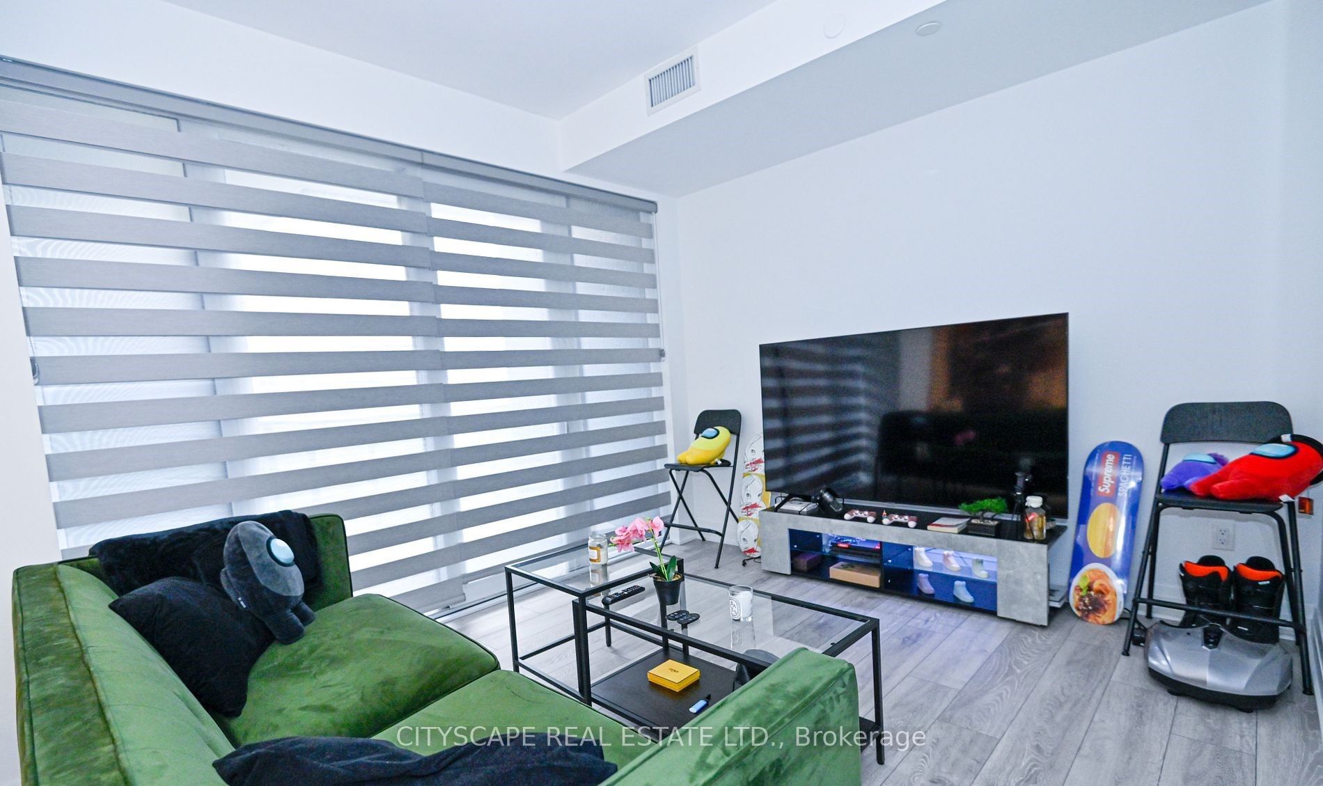 21 park Street E #601