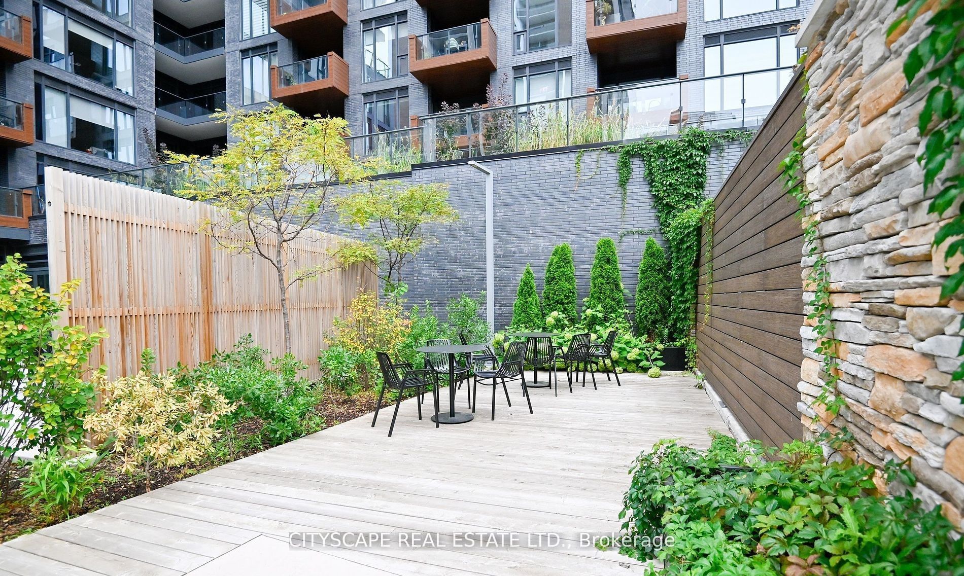 21 Park Street E #601