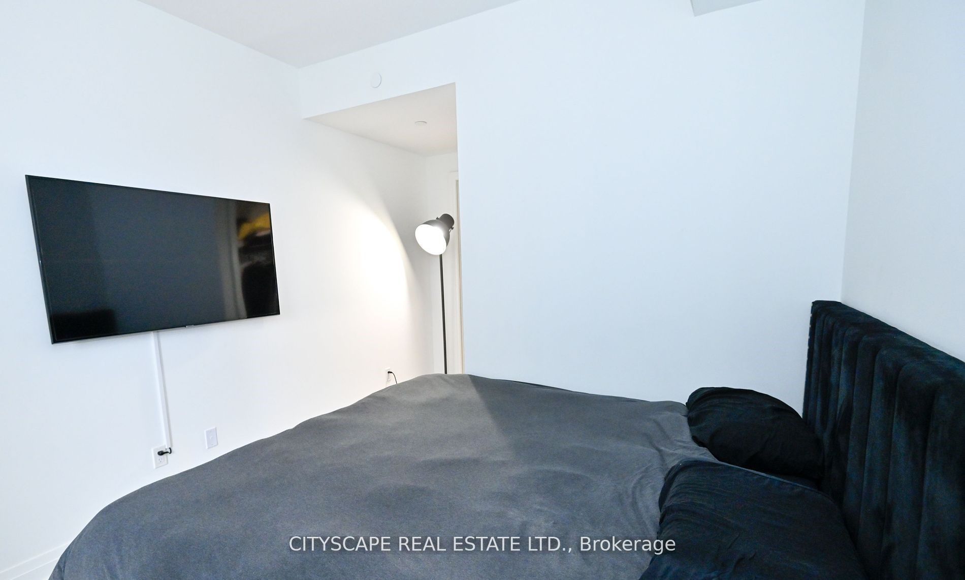 21 Park Street E #601