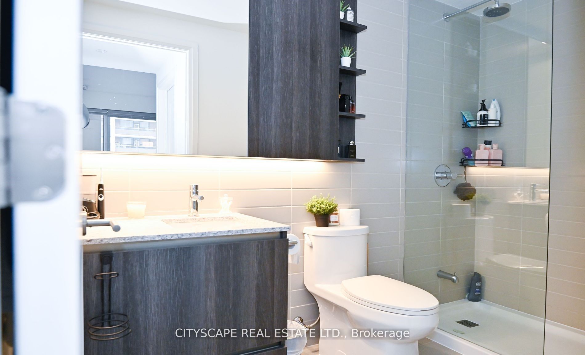 21 Park Street E #601