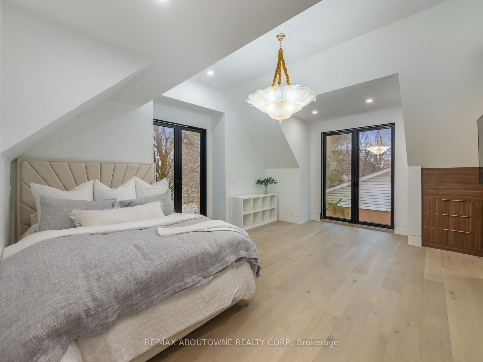 1477 Duncan Road