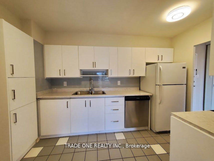 85 Emmett Ave, #506