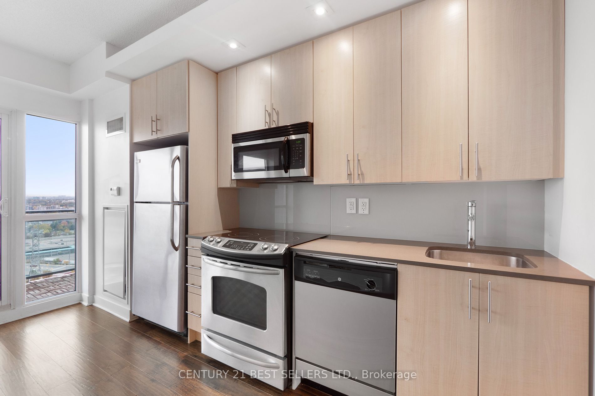 165 Legion Rd N, #2423