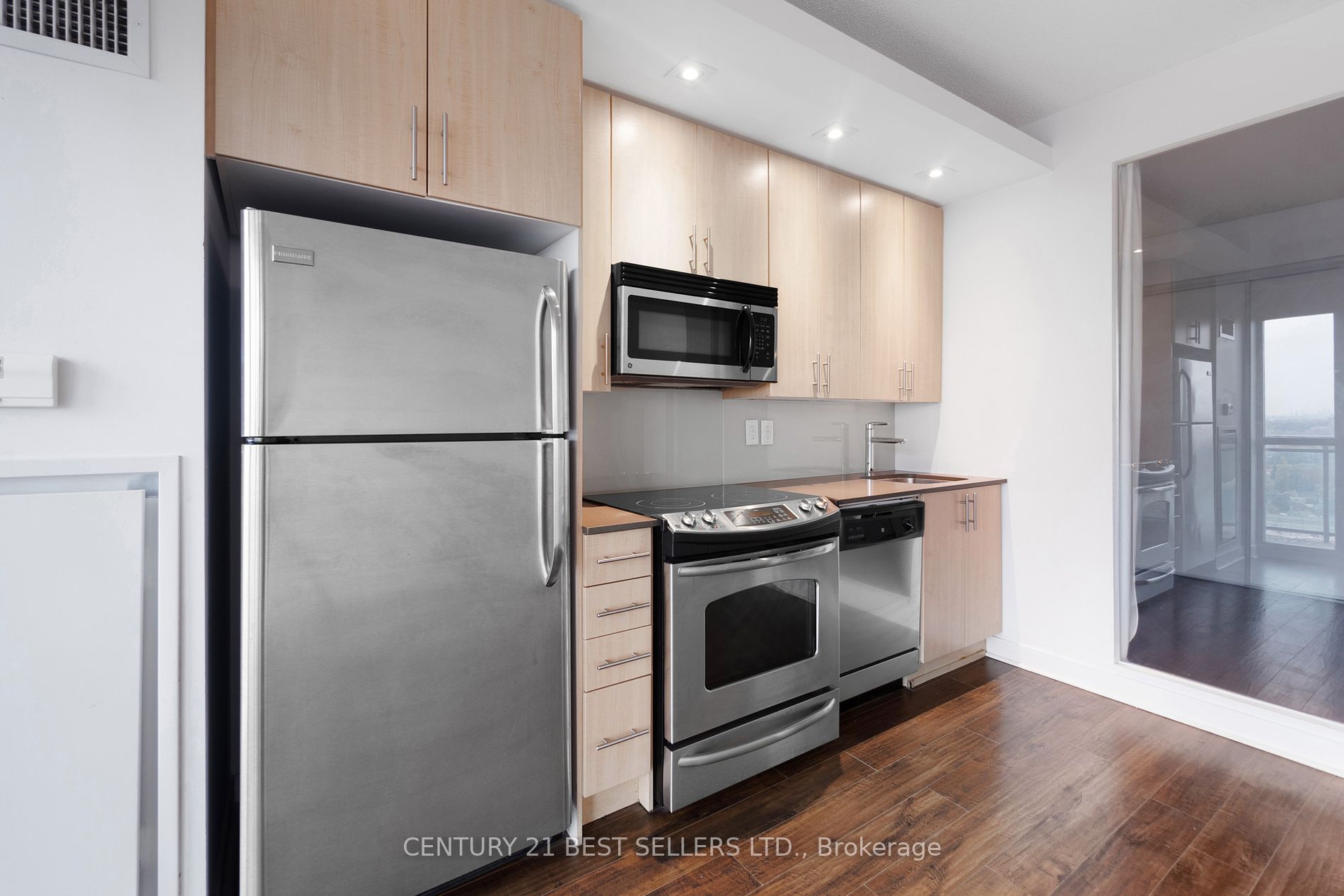 165 Legion Rd N, #2423