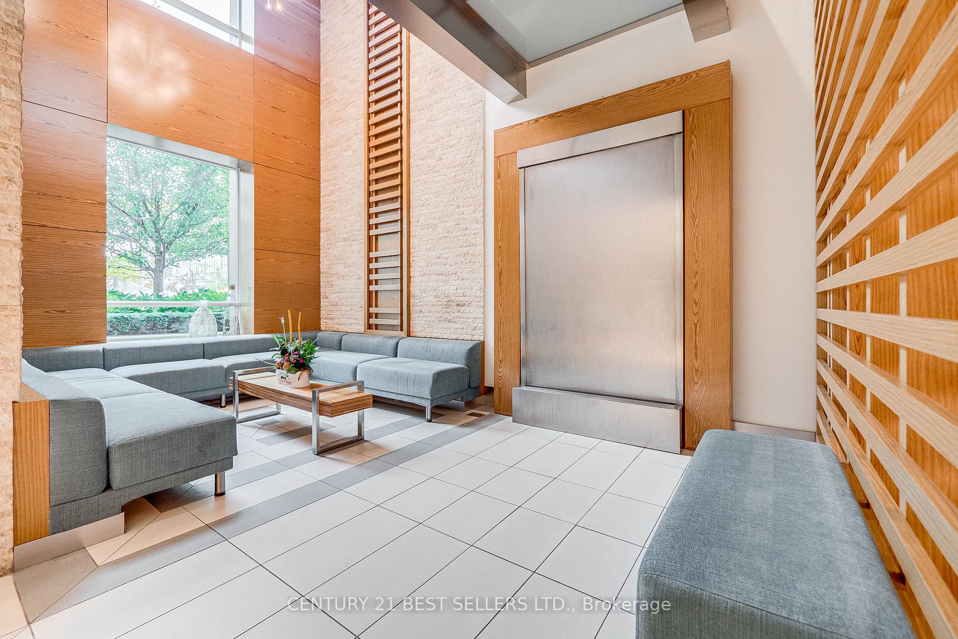 165 Legion Rd N, #2423