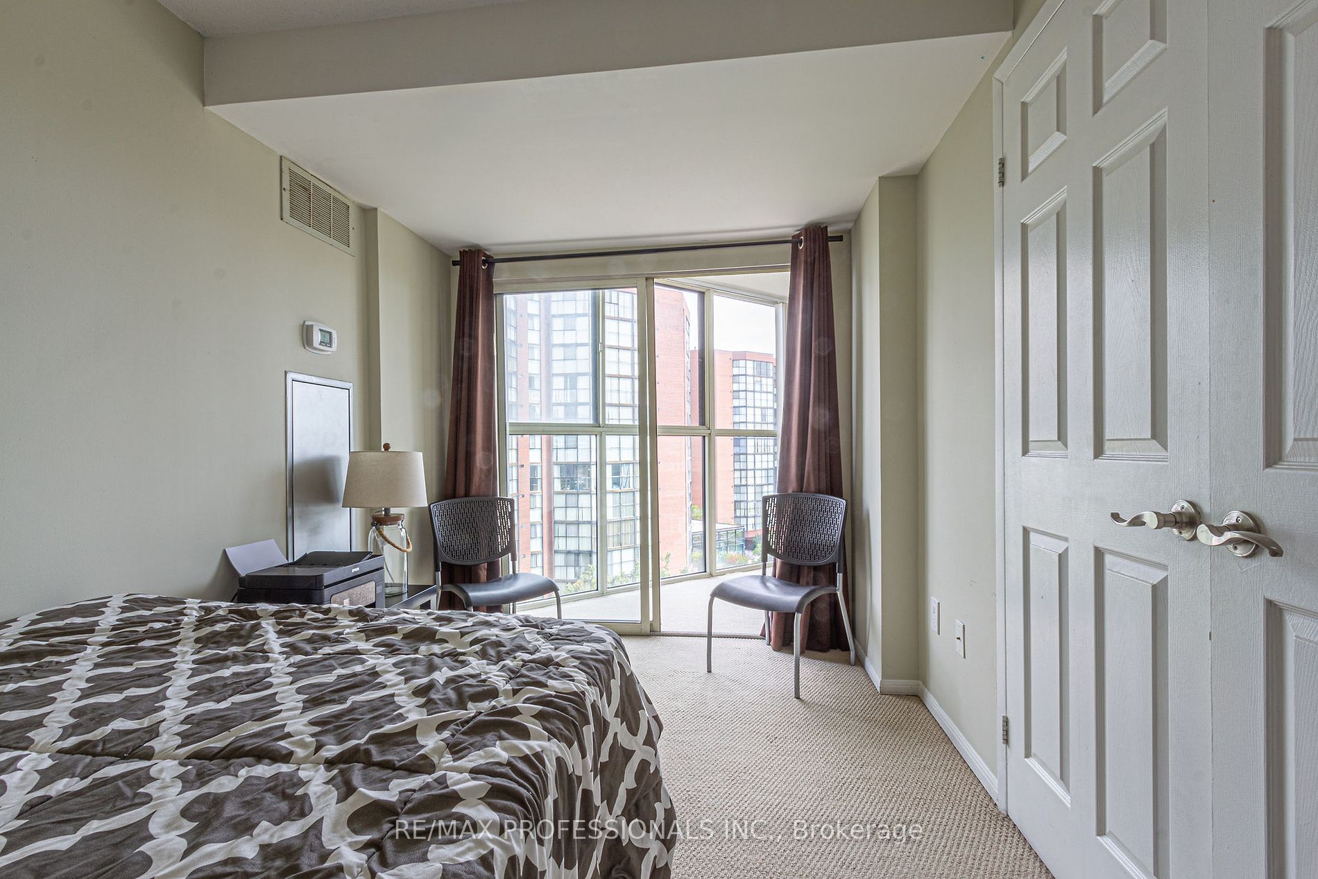 2091 Hurontario St, #710