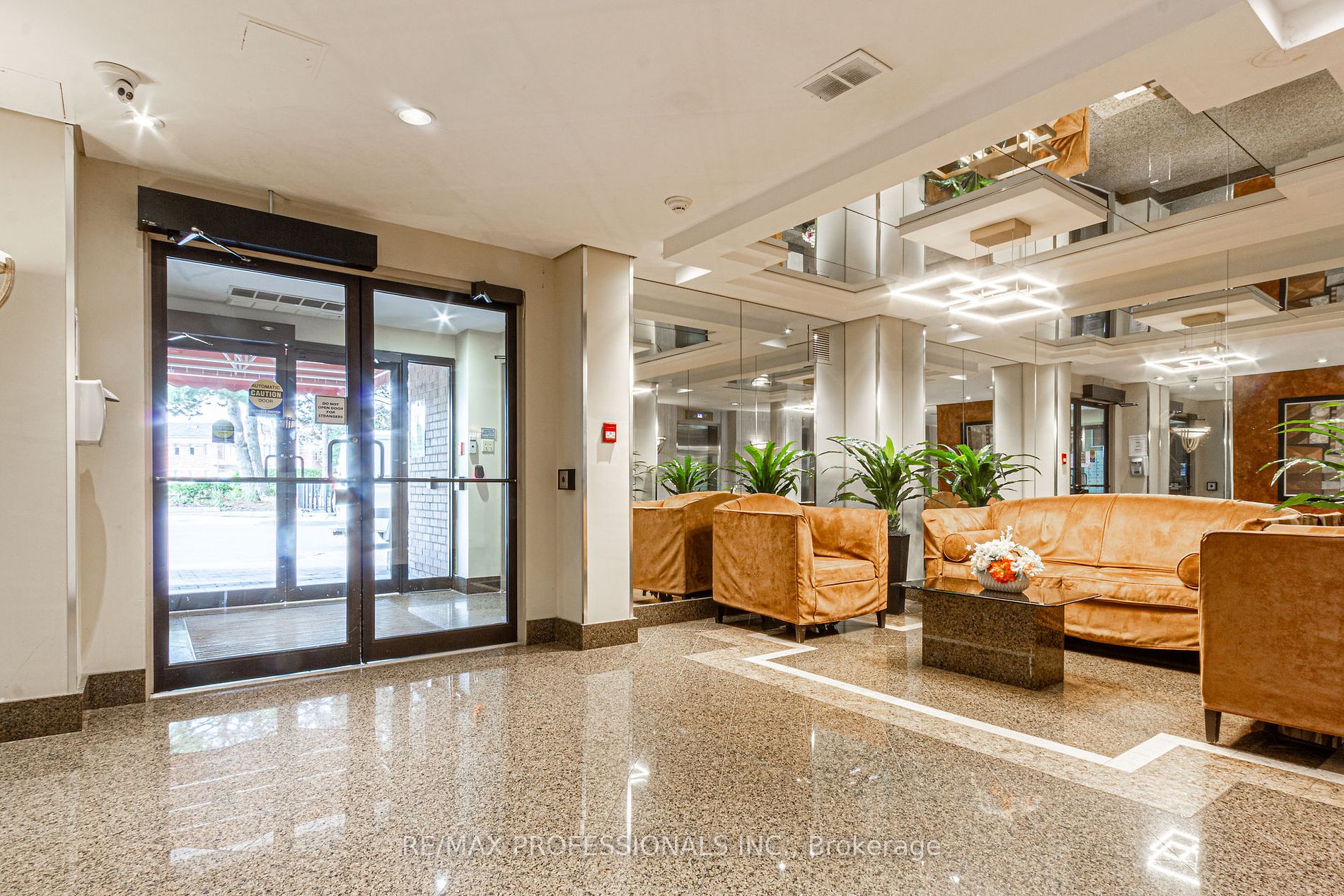 2091 Hurontario St, #710