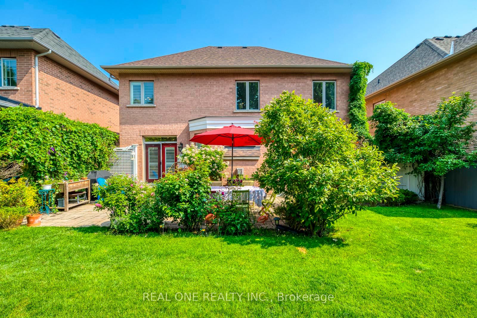 2242 Lyndhurst Dr