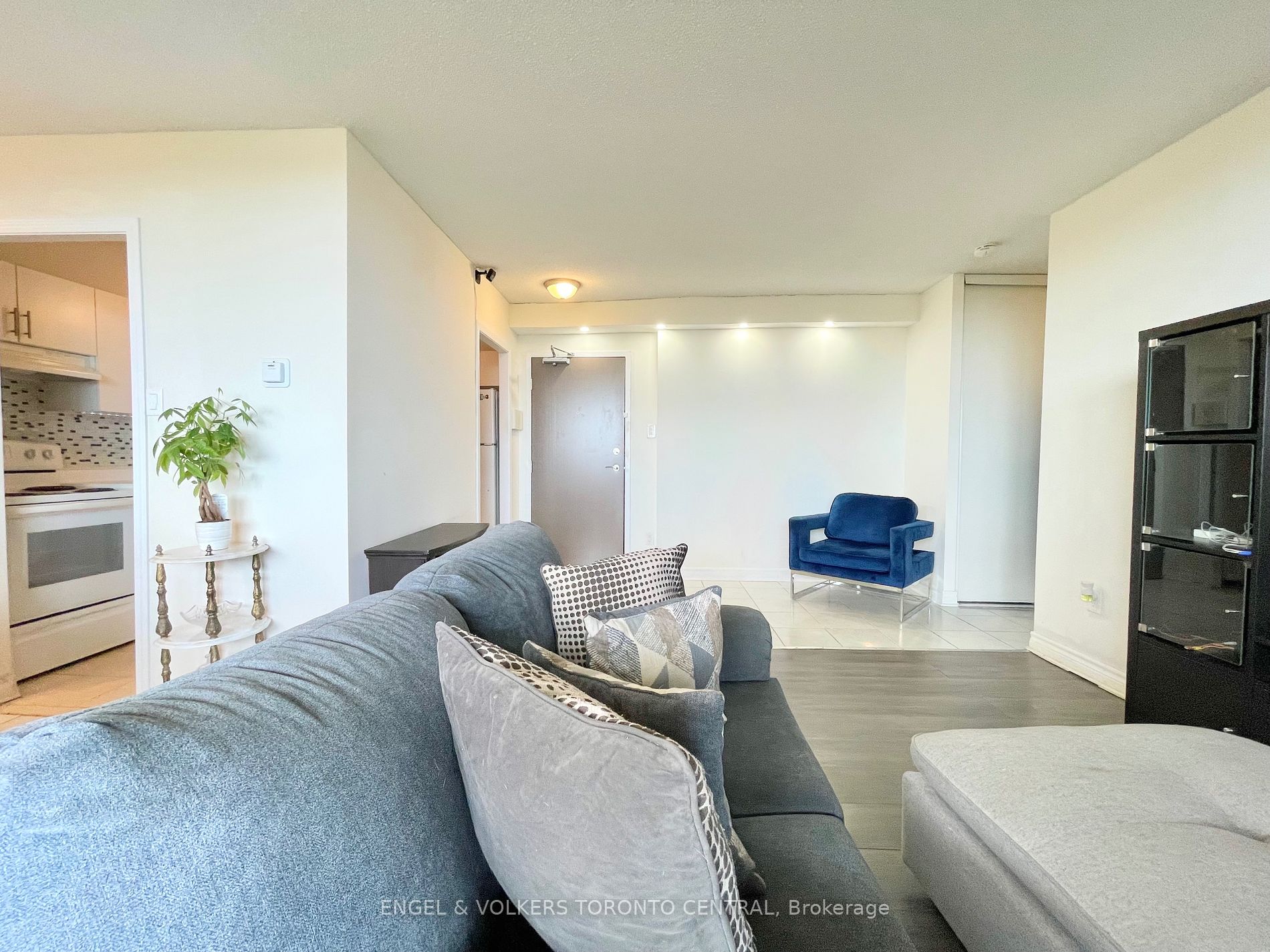 3390 Weston Road, #1003
