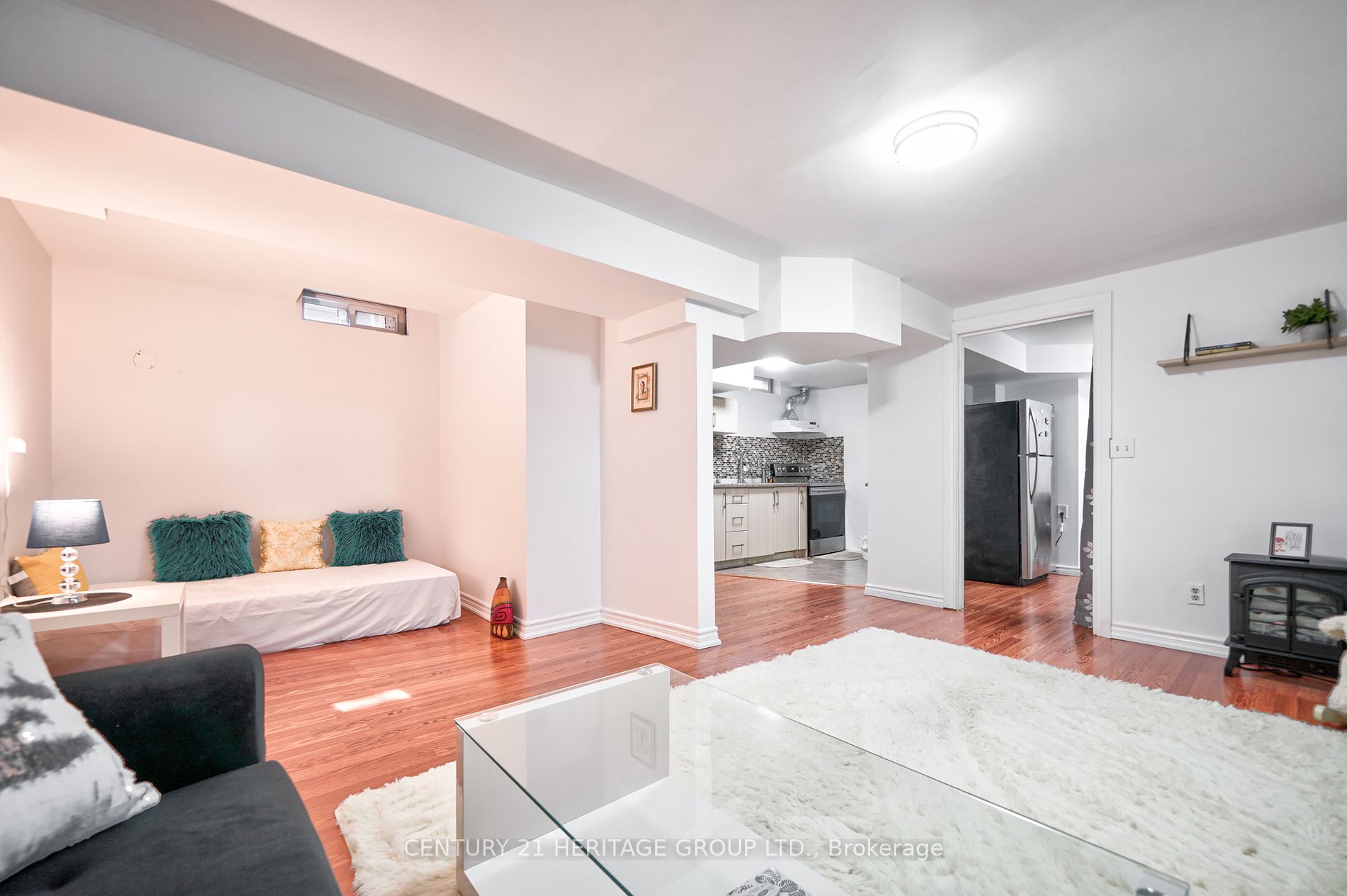 10 Shenstone Ave