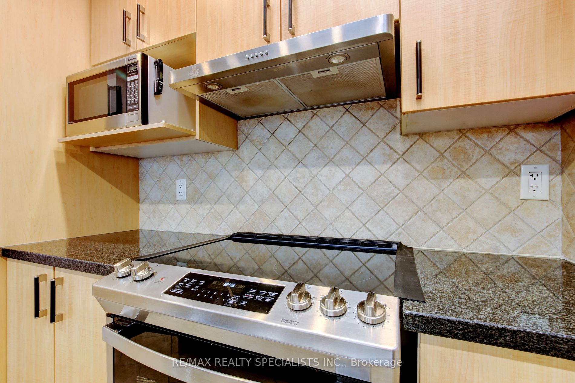70 Port St E, #302