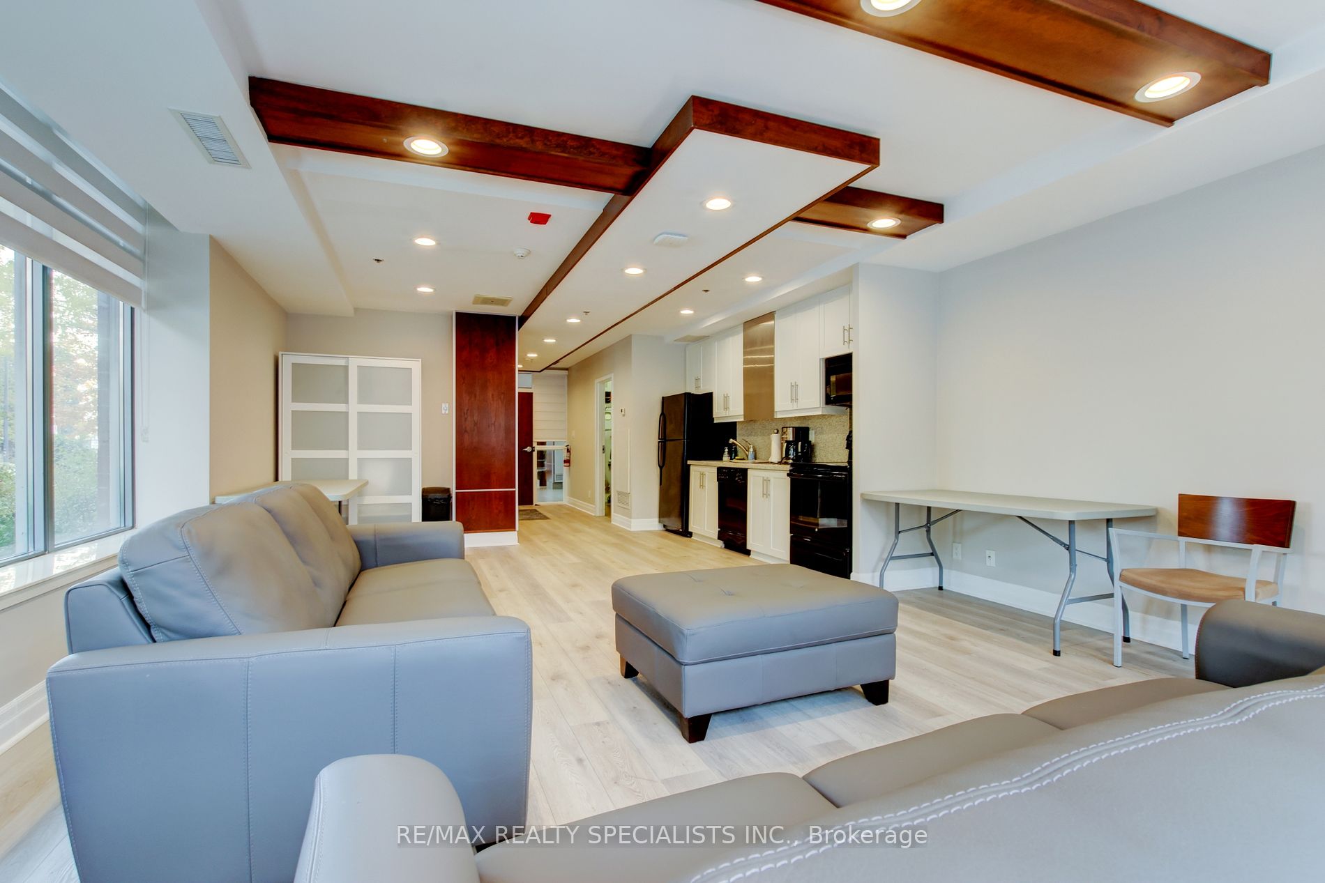 70 Port St E, #302