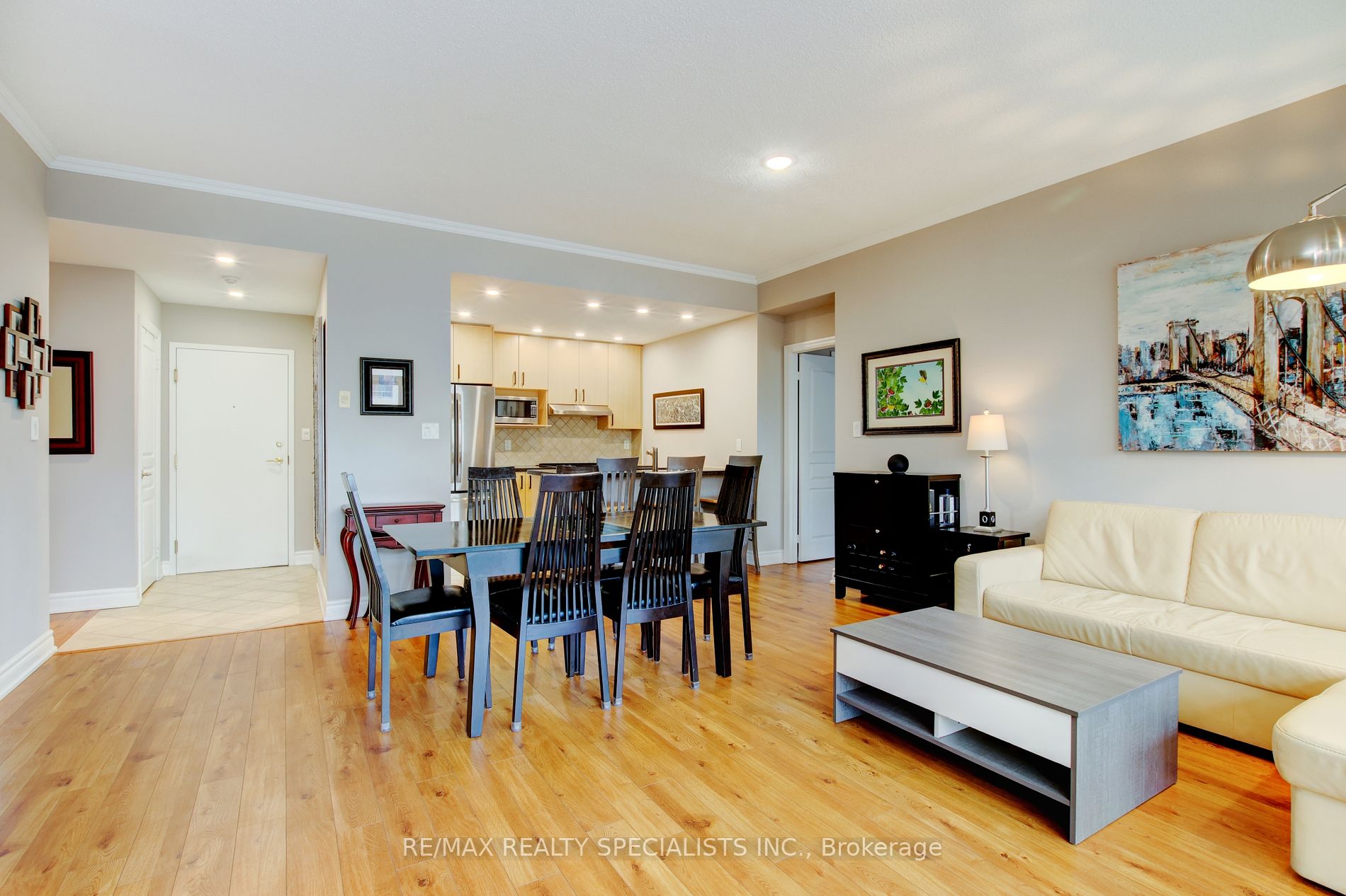 70 Port St E, #302