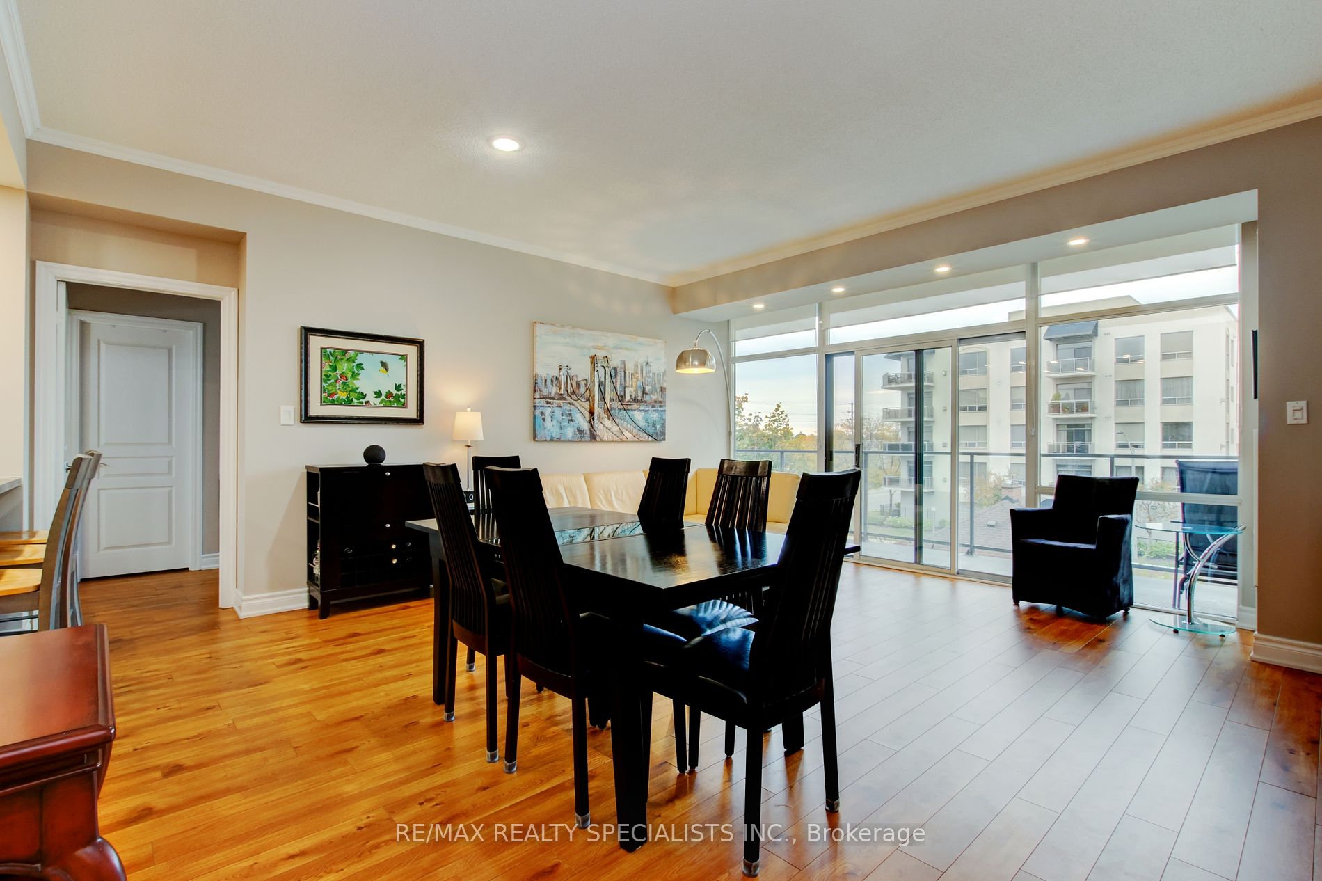 70 Port St E, #302