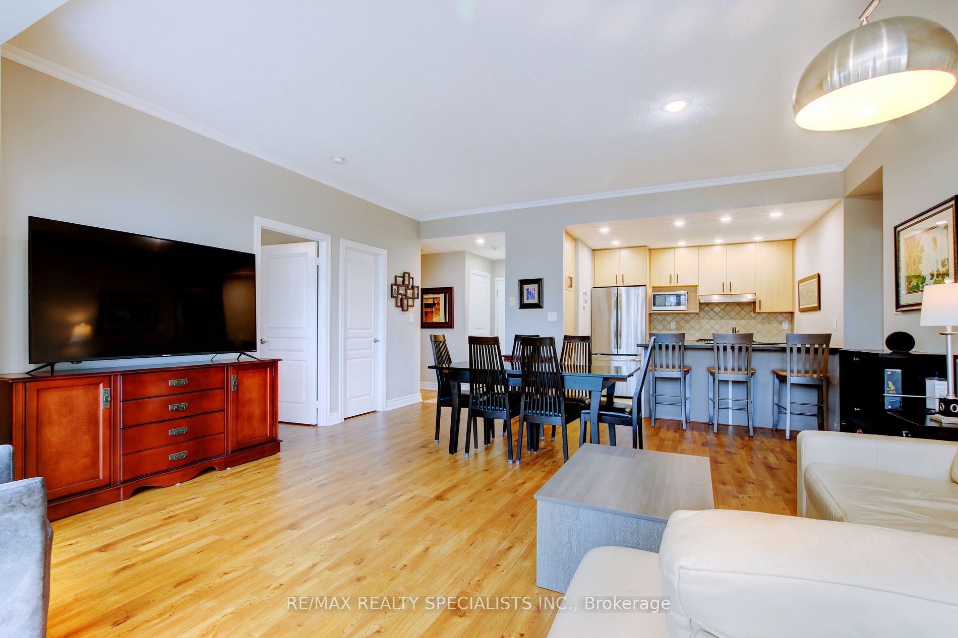 70 Port St E, #302