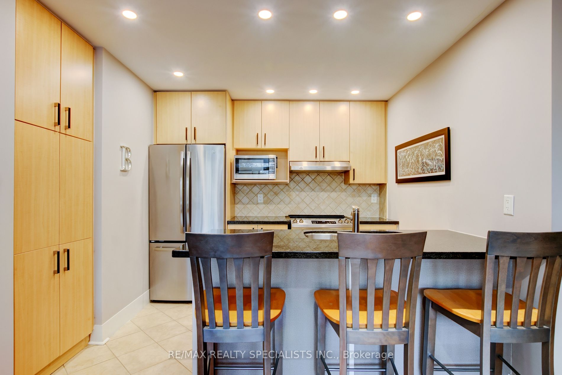 70 Port St E, #302