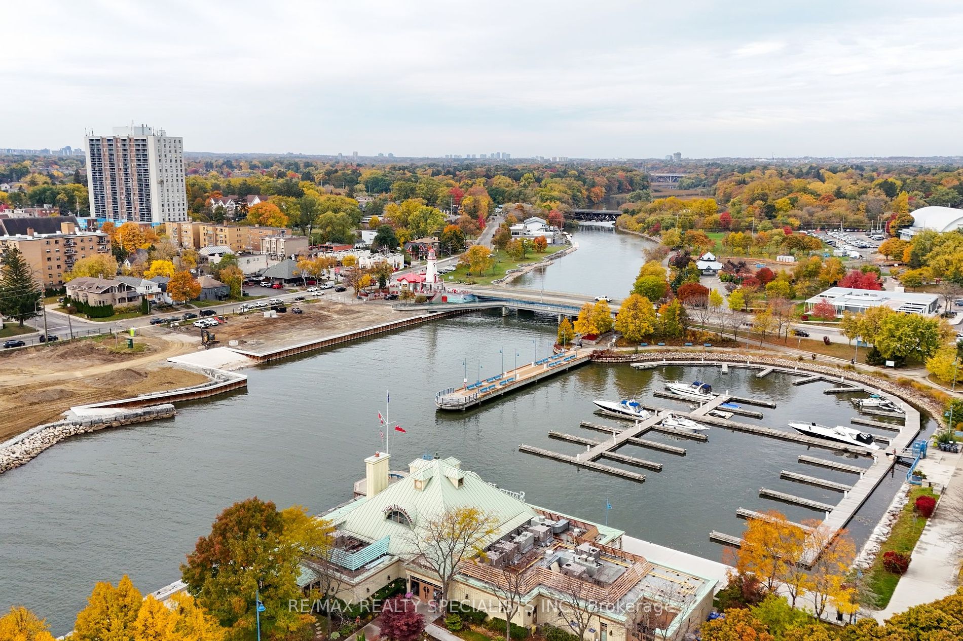 70 Port St E, #302