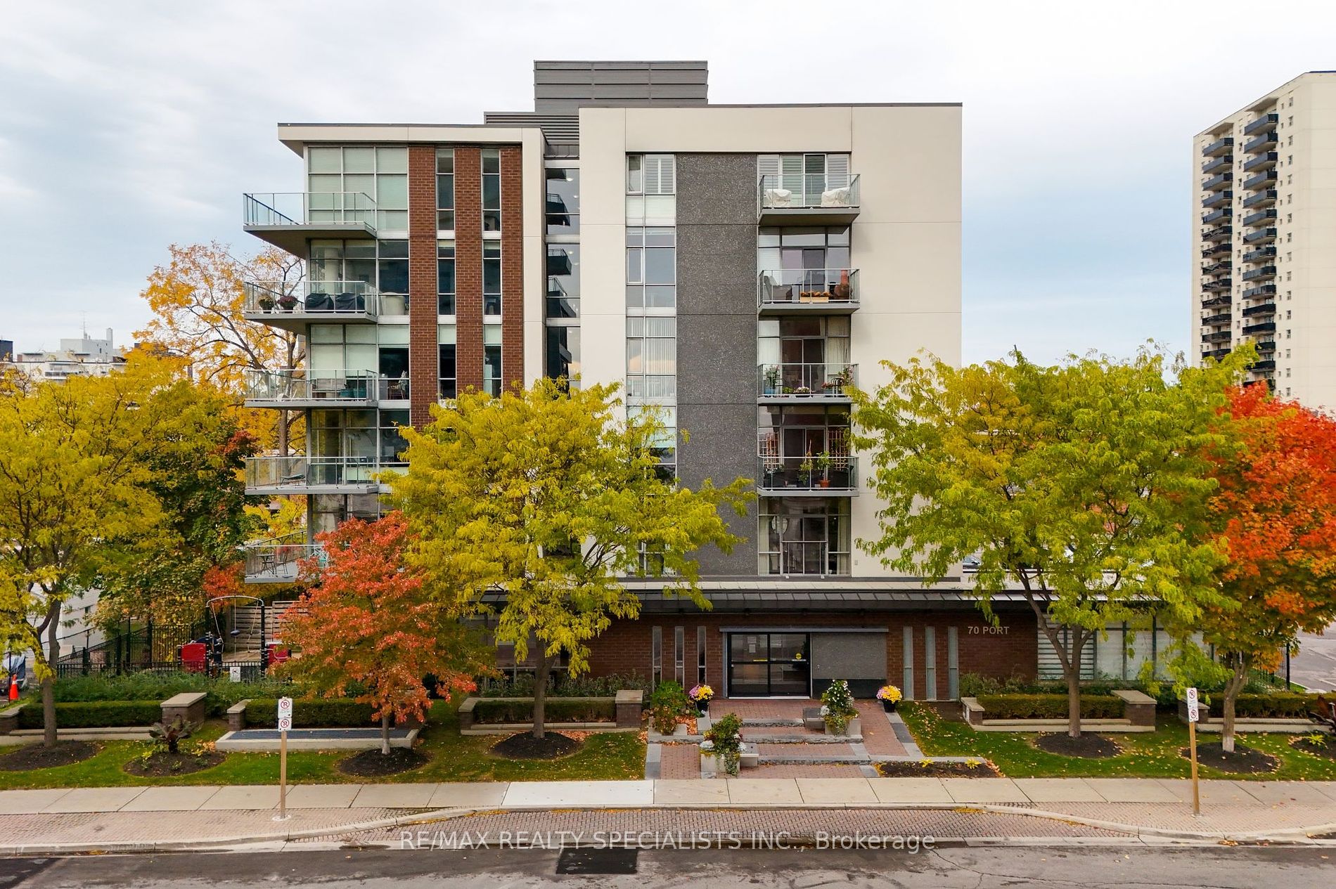70 Port St E, #302