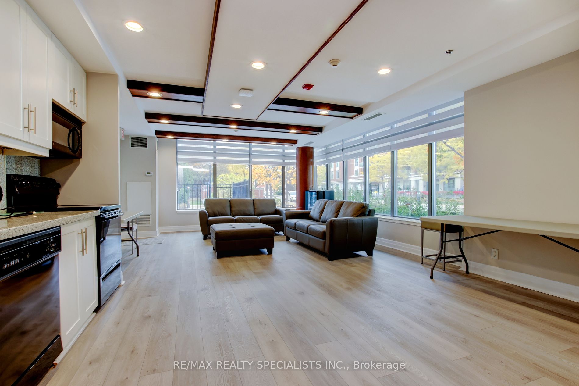 70 Port St E, #302