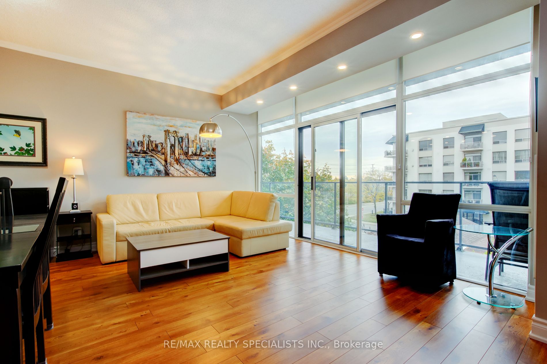 70 Port St E, #302