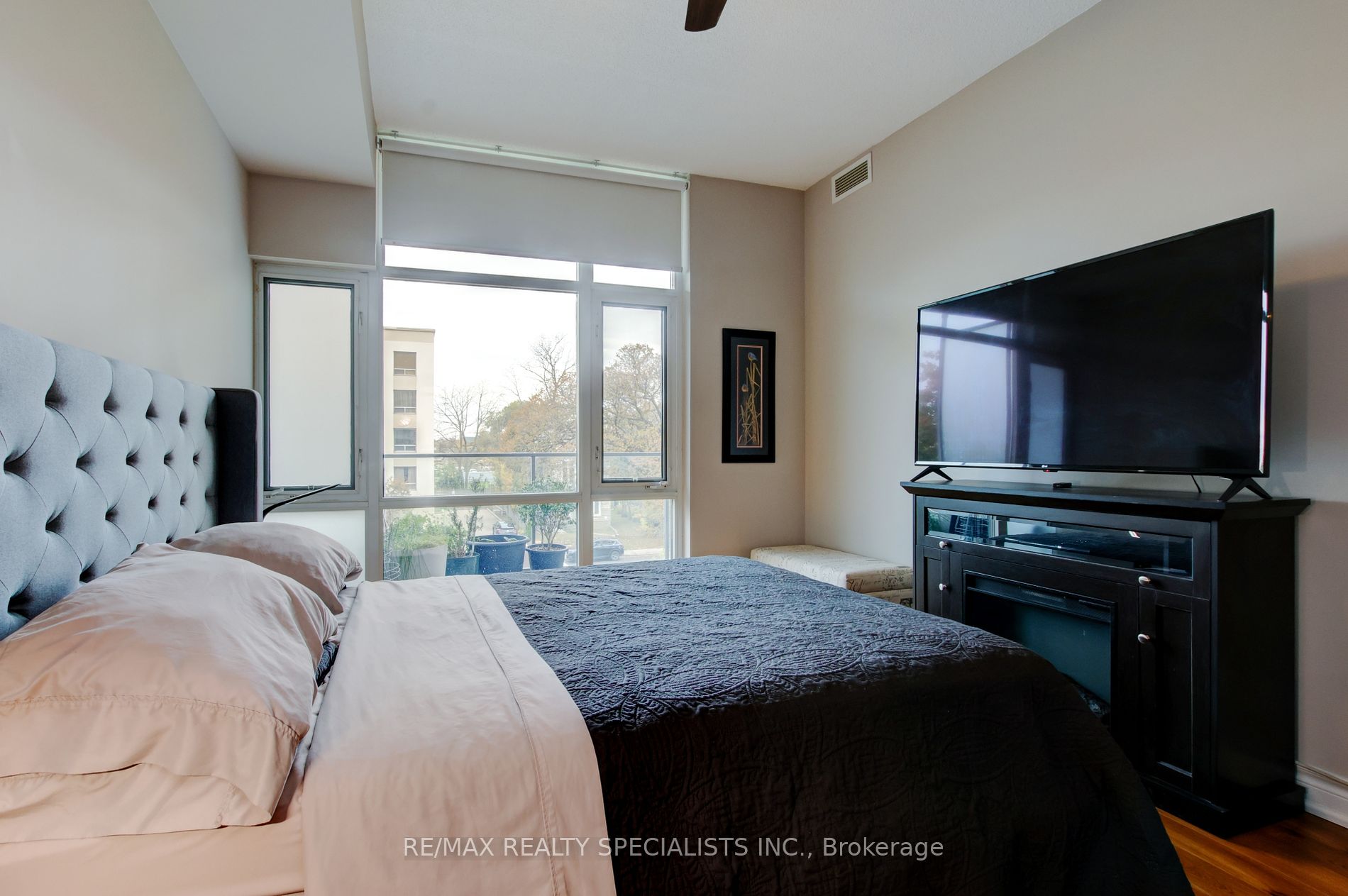 70 Port St E, #302