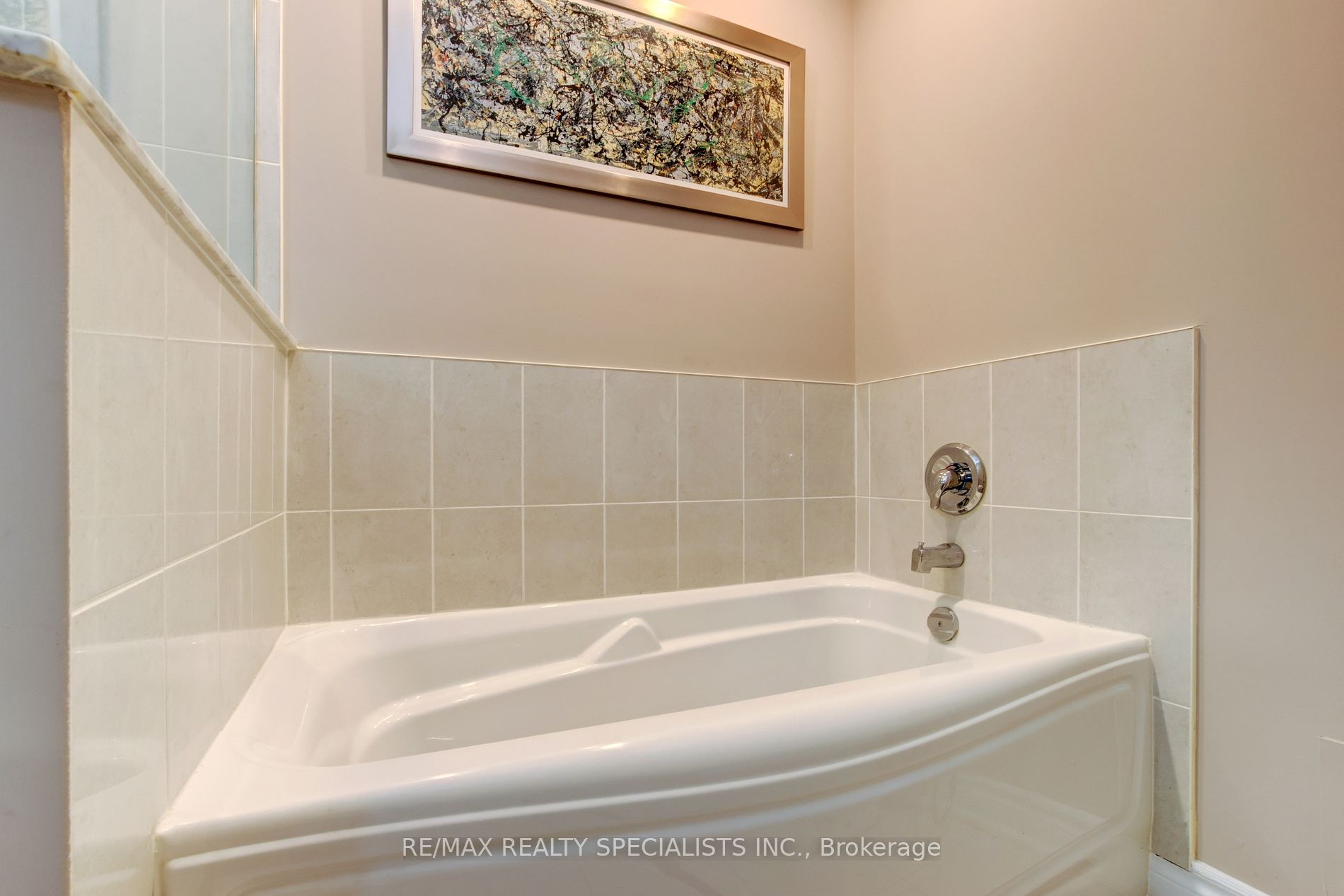 70 Port St E, #302