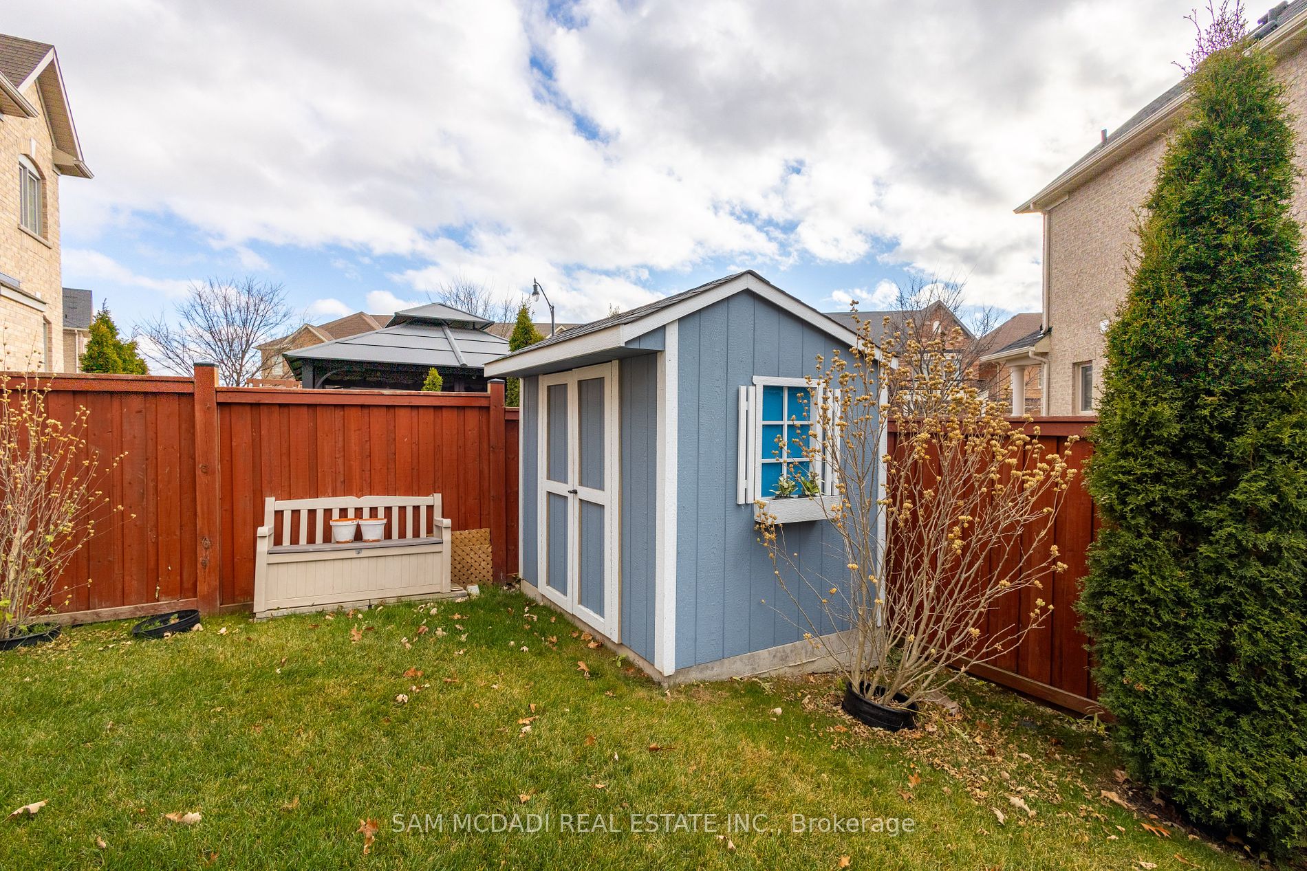 40 Timbercove Road