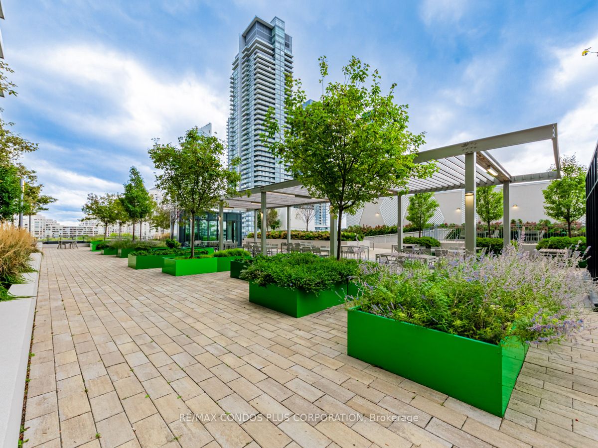 30 Shore Breeze Drive #6104