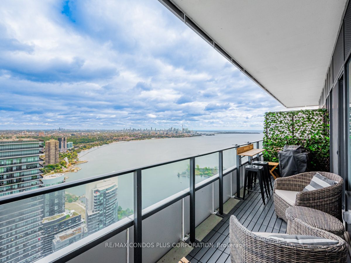 30 Shore Breeze Drive #6104