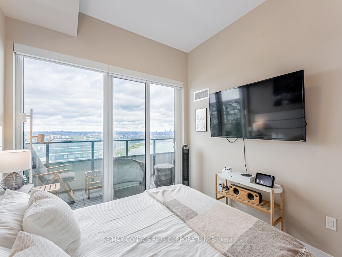 30 Shore Breeze Drive #6104