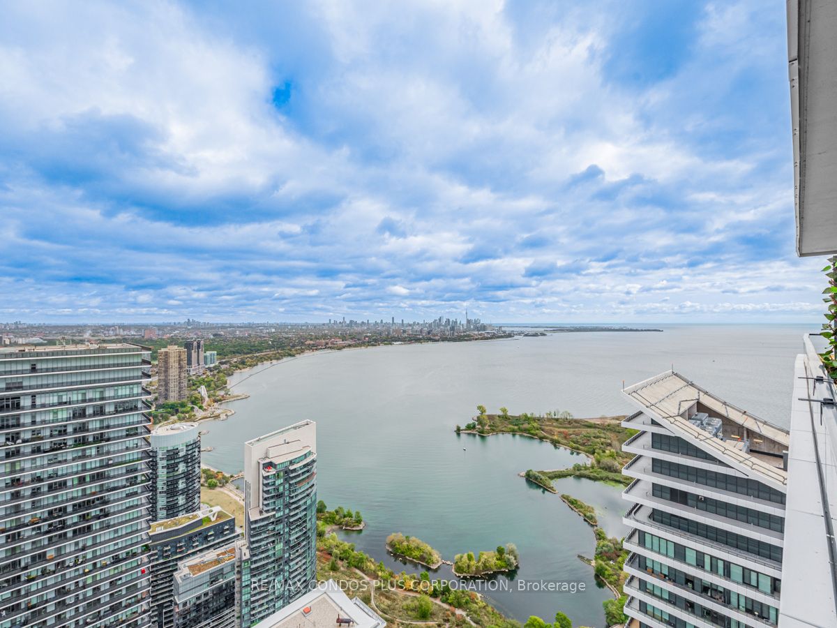 30 Shore Breeze Drive #6104