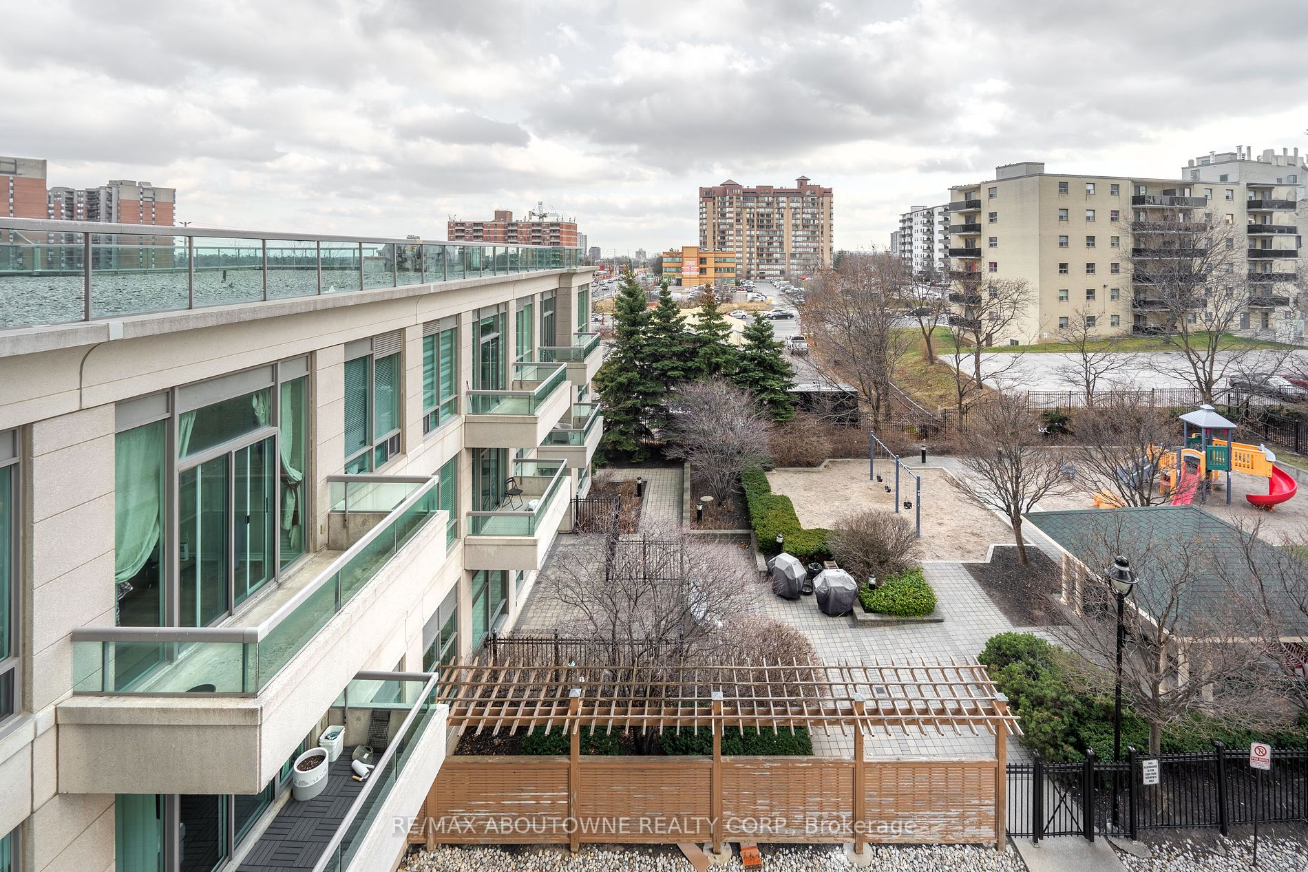 3504 Hurontario St, #505