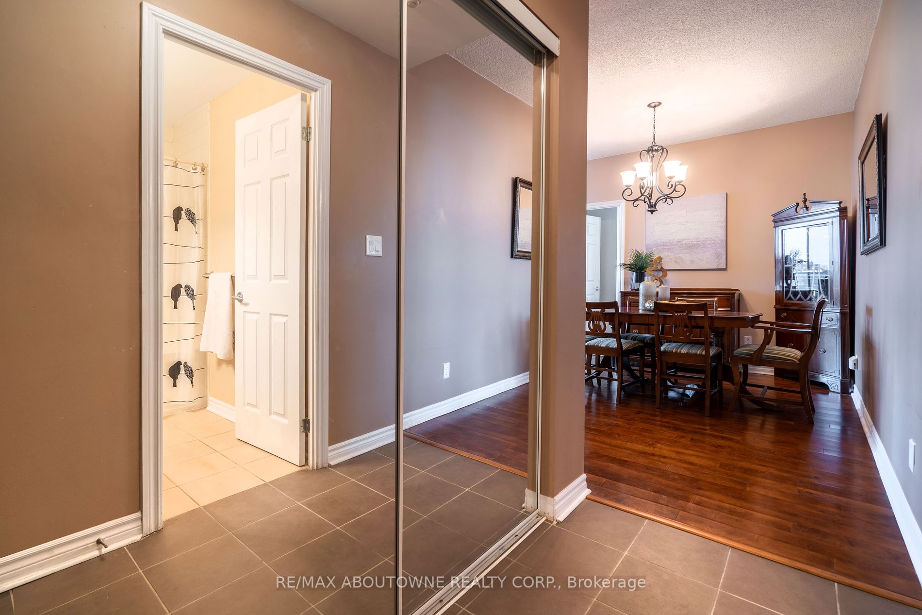 3504 Hurontario St, #505