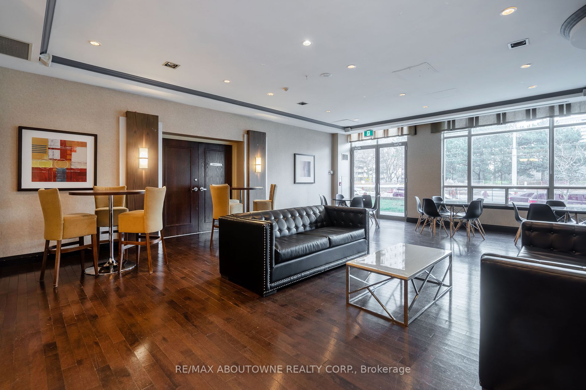 3504 Hurontario St, #505